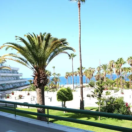 Two Bedroom Near El Duque Beach, Адехе