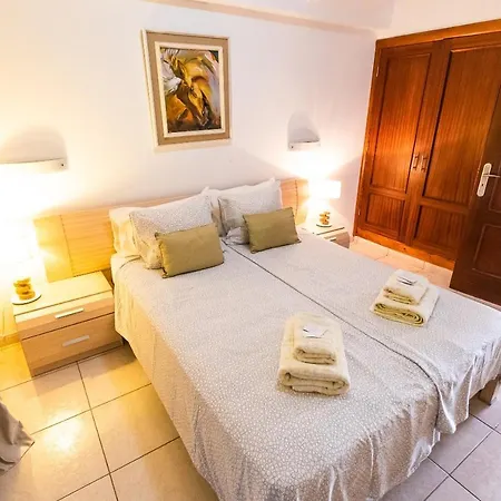 Two Bedroom Near El Duque Beach, Apartment