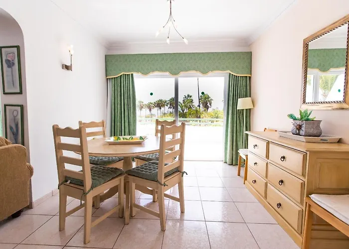 Two Bedroom Near El Duque Beach, Apartamento