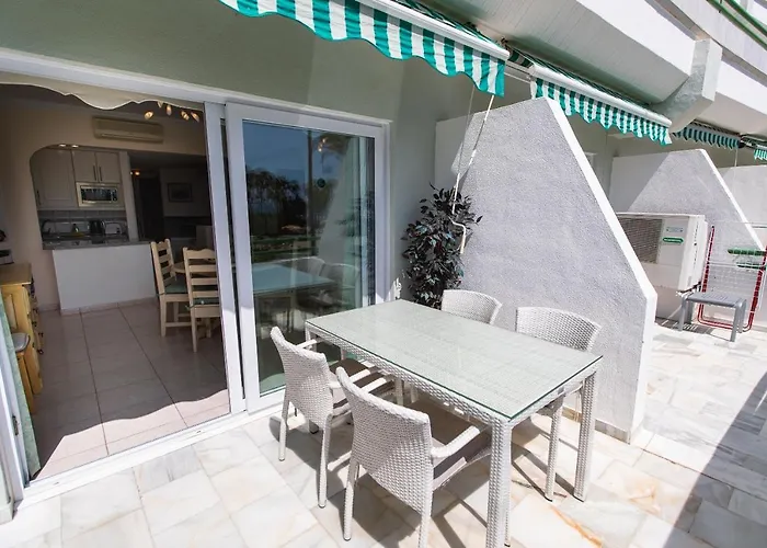 Two Bedroom Near El Duque Beach, Apartamento
