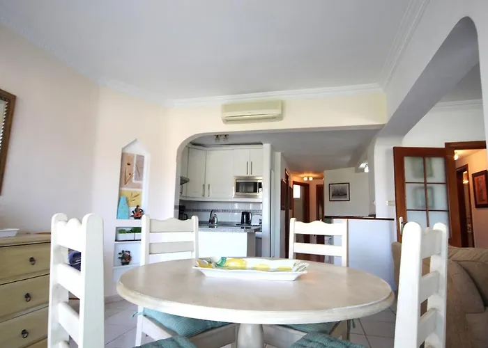 Two Bedroom Near El Duque Beach, Apartamento