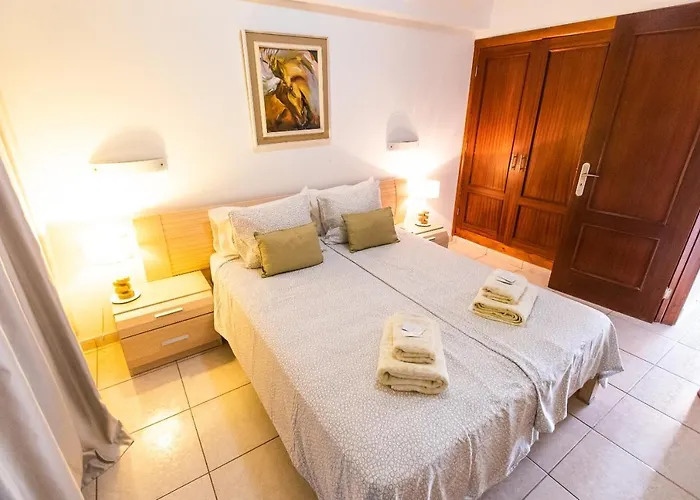 Two Bedroom Near El Duque Beach, Apartamento