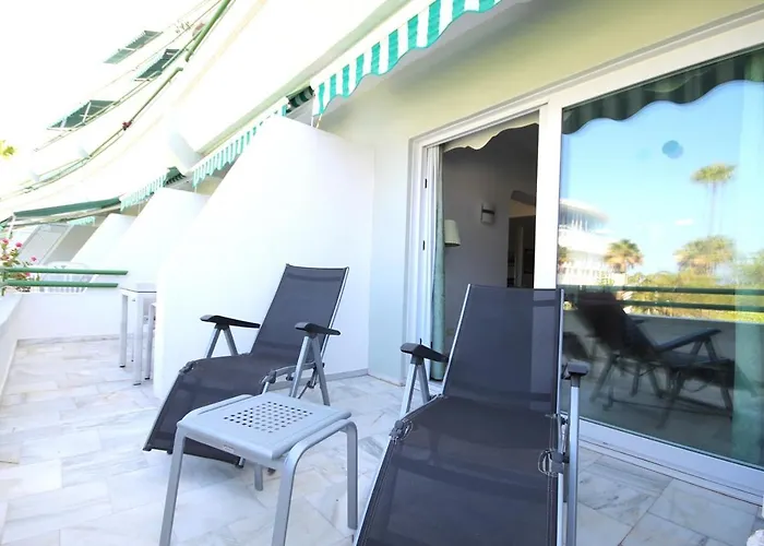 Two Bedroom Near El Duque Beach, Apartamento *