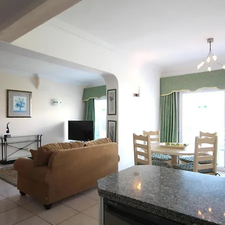 شقة Two Bedroom Near El Duque Beach, *