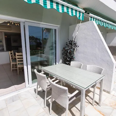 Two Bedroom Near El Duque Beach, شقة