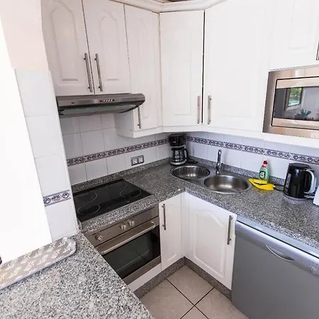 شقة Two Bedroom Near El Duque Beach, أذيخي