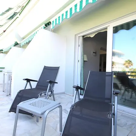 Two Bedroom Near El Duque Beach, شقة *